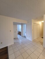 385 Westwood Dr in Cobourg, ON - Building Photo