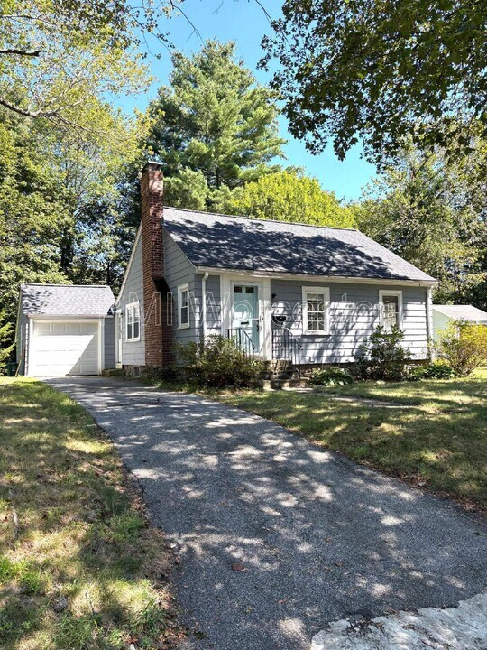 7 Westbrook Cir in Worcester, MA - Building Photo