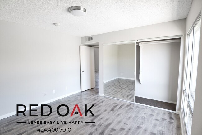 6072 Franklin Ave in Los Angeles, CA - Building Photo - Building Photo