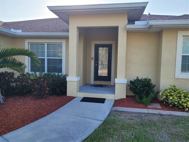 9458 Modesto Cir in Port Charlotte, FL - Building Photo - Building Photo