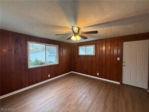 1427 E 252nd St in Euclid, OH - Building Photo - Building Photo