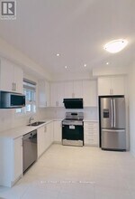 12 Massachusetts Ln in Markham, ON - Building Photo - Building Photo