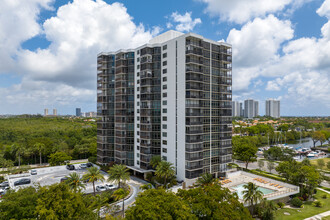 Coronado Towers in Aventura, FL - Building Photo - Building Photo