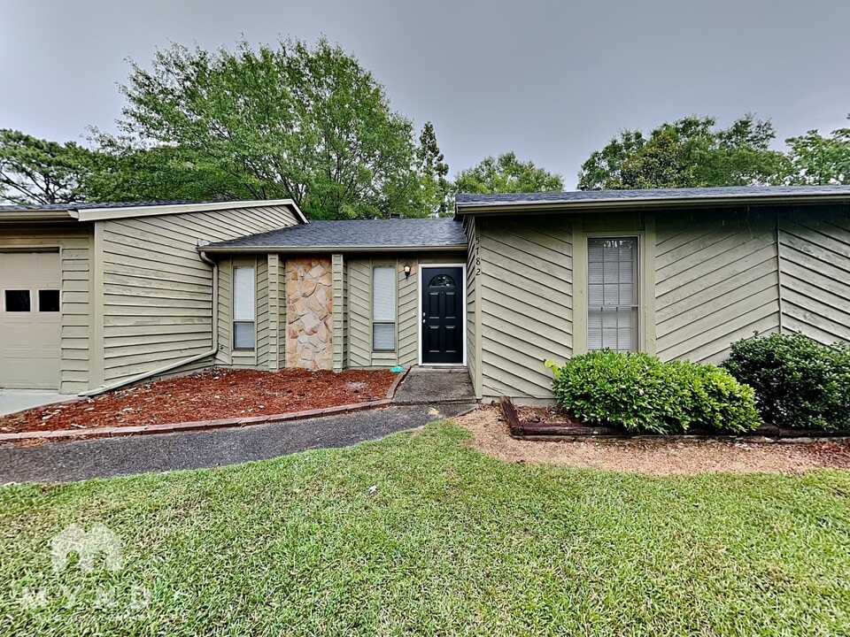 5782 Northfield Ct in Ellenwood, GA - Building Photo
