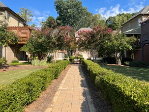 7955 Magnolia Sq in Atlanta, GA - Building Photo - Building Photo