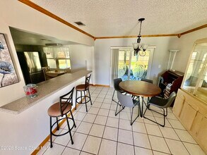 585 Crystal Mist Rd NW in Palm Bay, FL - Building Photo - Building Photo