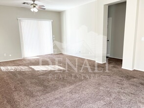 7347 W Millerton Way in Florence, AZ - Building Photo - Building Photo