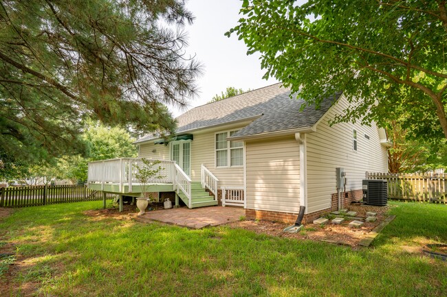 243 Dullis Cir in Garner, NC - Building Photo - Building Photo
