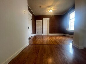 321 E College St in Carbondale, IL - Building Photo - Building Photo