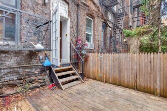 250 Mott St in New York, NY - Building Photo - Building Photo