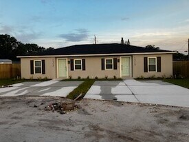 1515 Moonlite Dr, Unit 1515 in Lakeland, FL - Building Photo