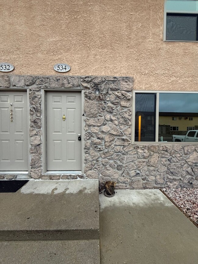property at 534 W 42nd St