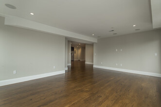 303 D St, Unit 8 in Boston, MA - Building Photo - Building Photo