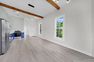 1219 Muncey St, Unit 2 Bedroom 57 in San Antonio, TX - Building Photo - Building Photo