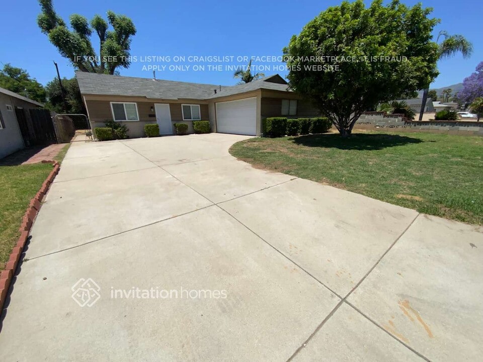 321 S Gaffney Ave in San Dimas, CA - Building Photo