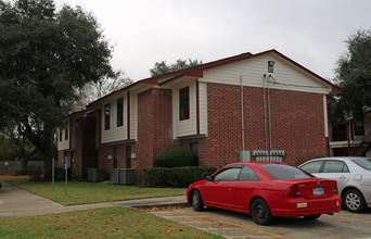 Mid-Towne I Apartments in Tomball, TX - Building Photo - Building Photo