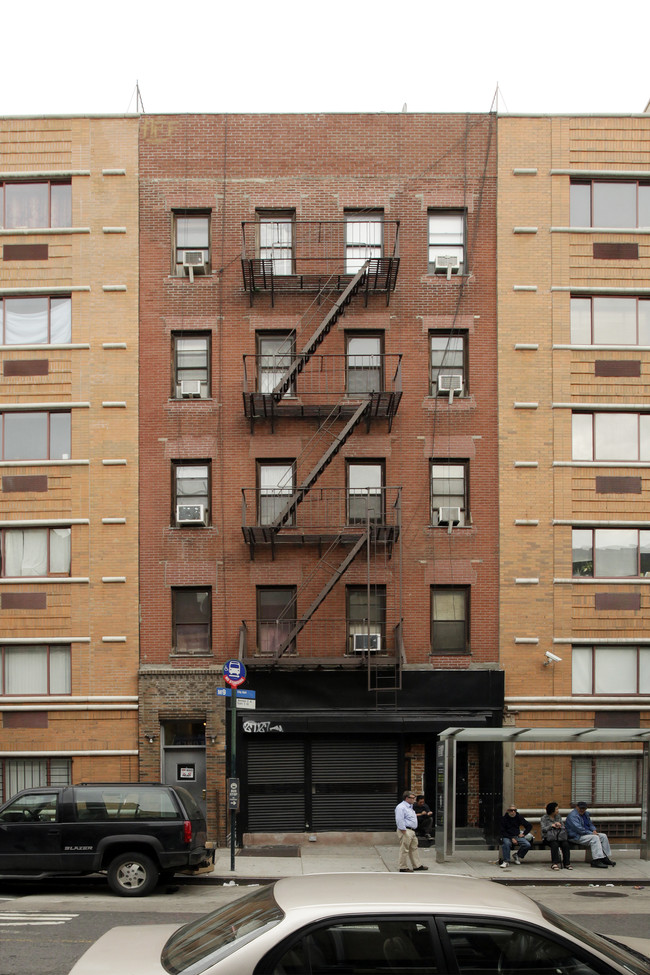 27 Avenue C in New York, NY - Building Photo - Building Photo