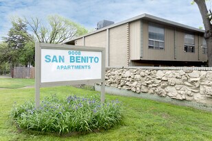 San Benito in Dallas, TX - Building Photo