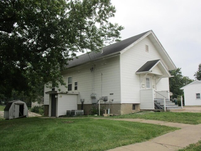 601 W Smith St in Kirksville, MO - Foto de edificio - Building Photo