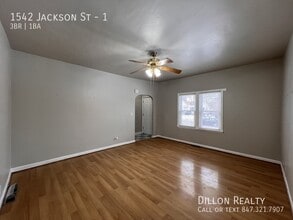 1542 Jackson St in North Chicago, IL - Building Photo - Building Photo