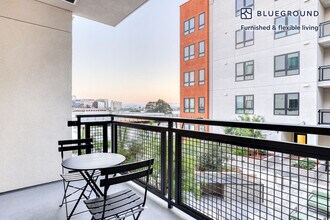 6701 Shellmound St in Emeryville, CA - Building Photo - Building Photo
