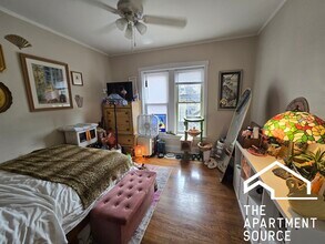 1961 W Foster Ave, Unit G in Chicago, IL - Foto de edificio - Building Photo