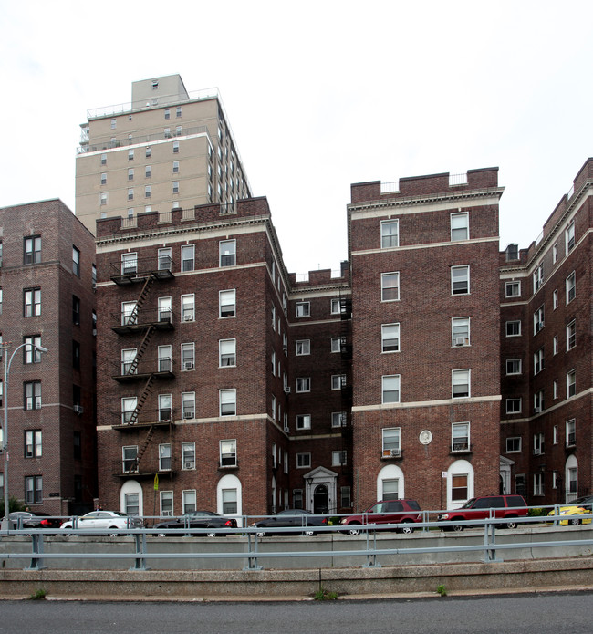 Devon Hall in Forest Hills, NY - Building Photo - Building Photo