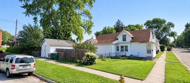 property at 506 E 3rd St