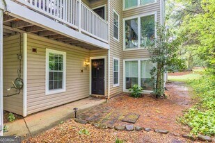 306 Augusta Dr in Marietta, GA - Building Photo