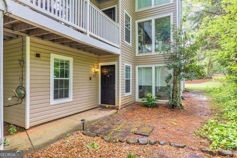 306 Augusta Dr in Marietta, GA - Building Photo