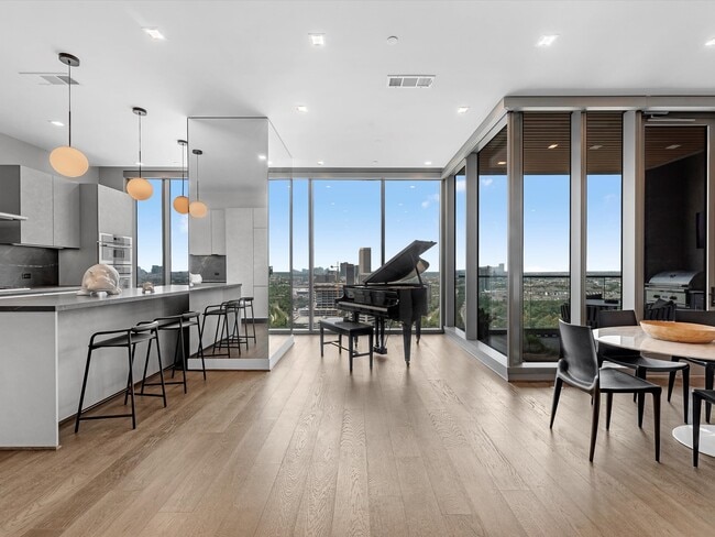 property at 1711 Allen Pkwy