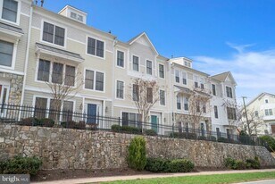 92 Washington St in Occoquan, VA - Building Photo