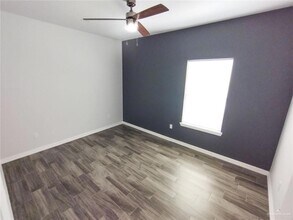 1001 N Maryland St, Unit 3 in Alton, TX - Building Photo - Building Photo
