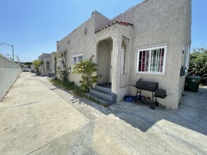 7404 S Figueroa St in Los Angeles, CA - Building Photo - Building Photo