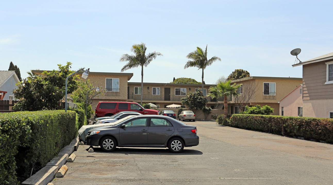 Hidden Villa in Chula Vista, CA - Building Photo