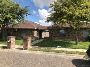 16 E Coyote St in Pharr, TX - Building Photo - Building Photo
