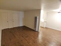 2136 Hewitt Ave, Unit A in Oroville, CA - Building Photo - Building Photo