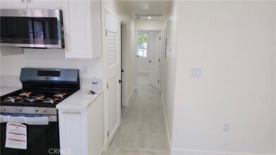 11623 Paso Robles Ave in Los Angeles, CA - Building Photo - Building Photo