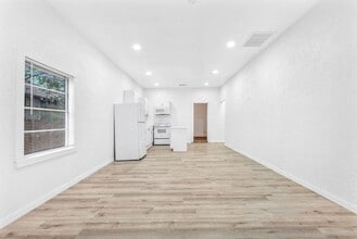 809 Martin Luther King Jr Blvd in Corsicana, TX - Building Photo - Building Photo