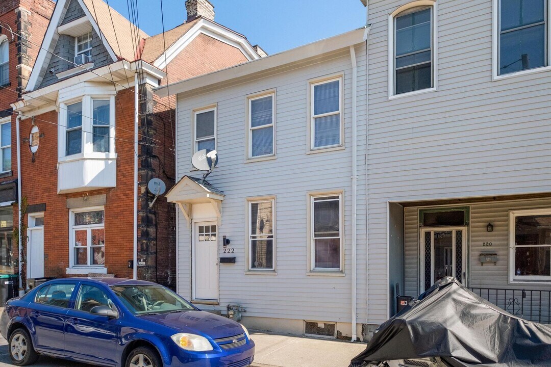 220-222 8th St in Sharpsburg, PA - Building Photo