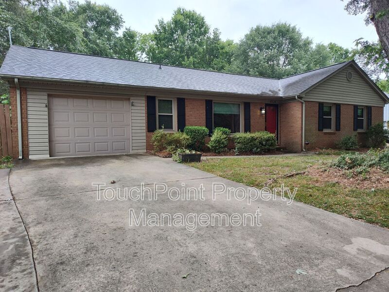 8526 Timbercrest Cir in Charlotte, NC - Building Photo