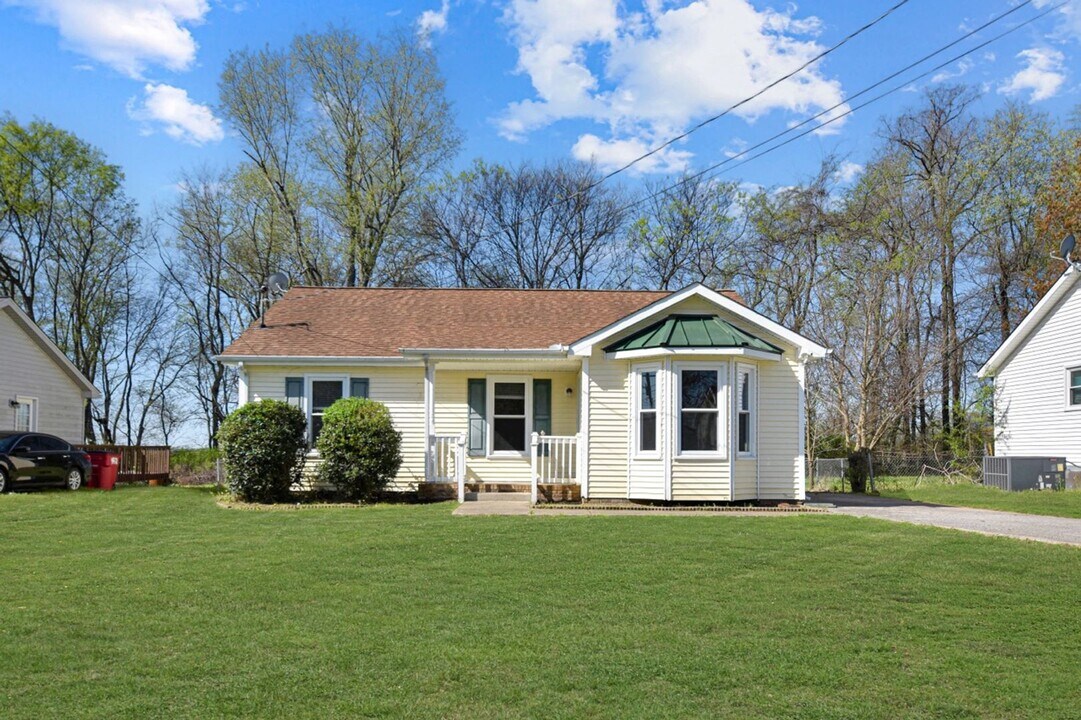 803 Princeton Cir in Clarksville, TN - Building Photo