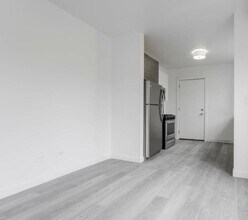 1712 W Glenlake Ave in Chicago, IL - Building Photo - Building Photo