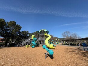 155 Canal St, Unit 3 in San Rafael, CA - Foto de edificio - Building Photo