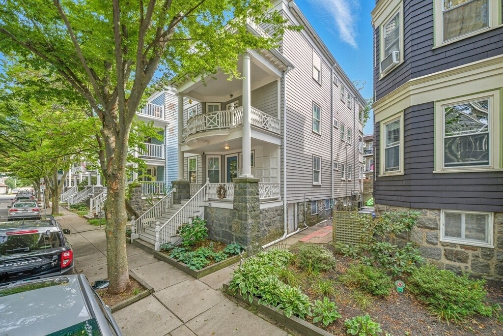 22 Trescott St in Boston, MA - Building Photo