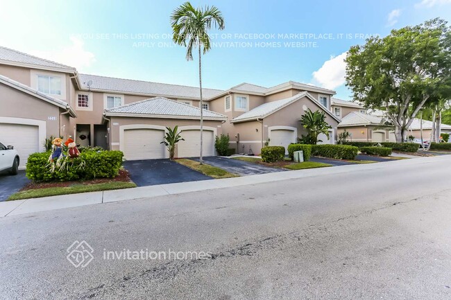 2257 Salerno Cir in Weston, FL - Foto de edificio - Building Photo