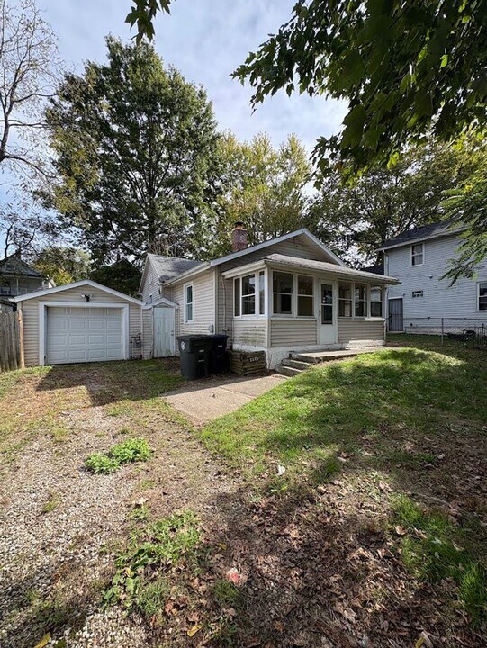 2149 18th St SW in Akron, OH - Building Photo