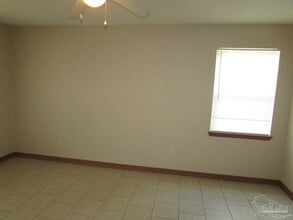 7135 Pearson Rd in Pensacola, FL - Foto de edificio - Building Photo