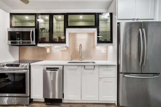 2201 L St NW in Washington, DC - Building Photo - Building Photo