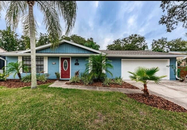 9383 86th Ave in Seminole, FL - Foto de edificio - Building Photo